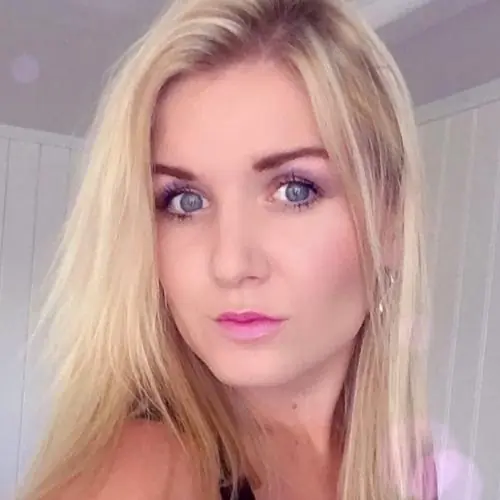 blondiie image 3