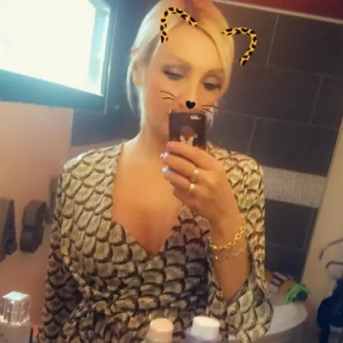 victoriaanal image 2